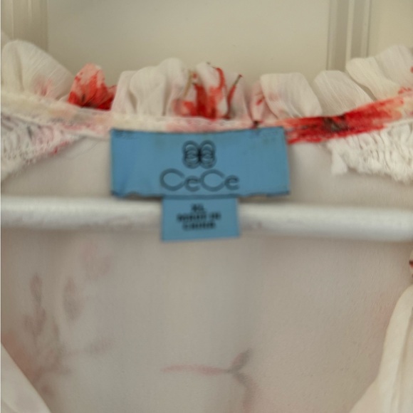 CeCe Short Sleeve Blouse - Picture 4 of 10